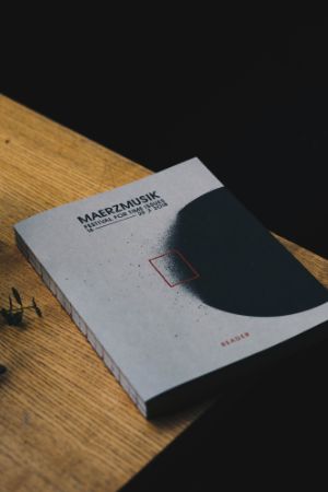 Cover of the MaerzMusik 2018 reader