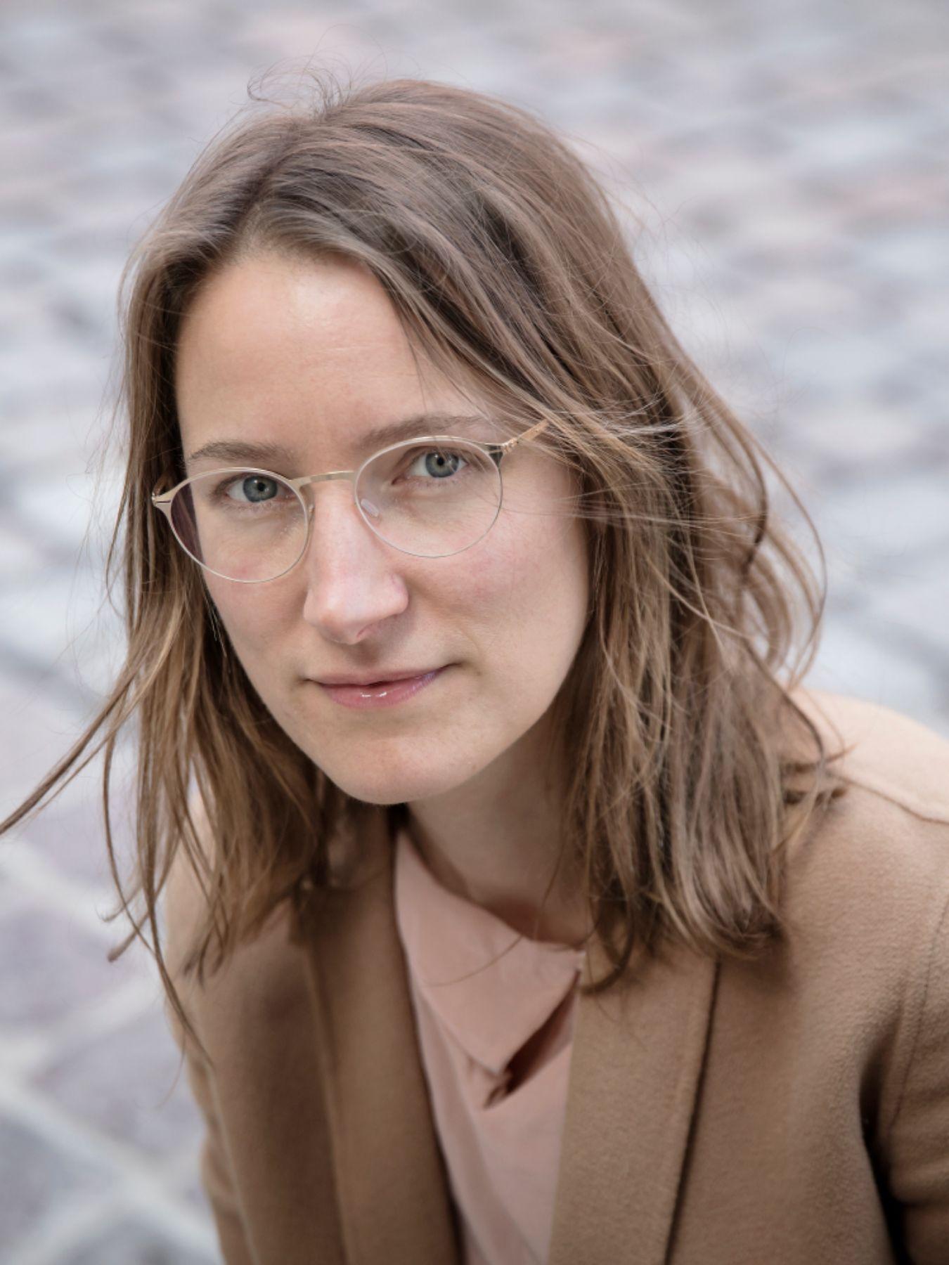 Porträt von Catherine Lamb