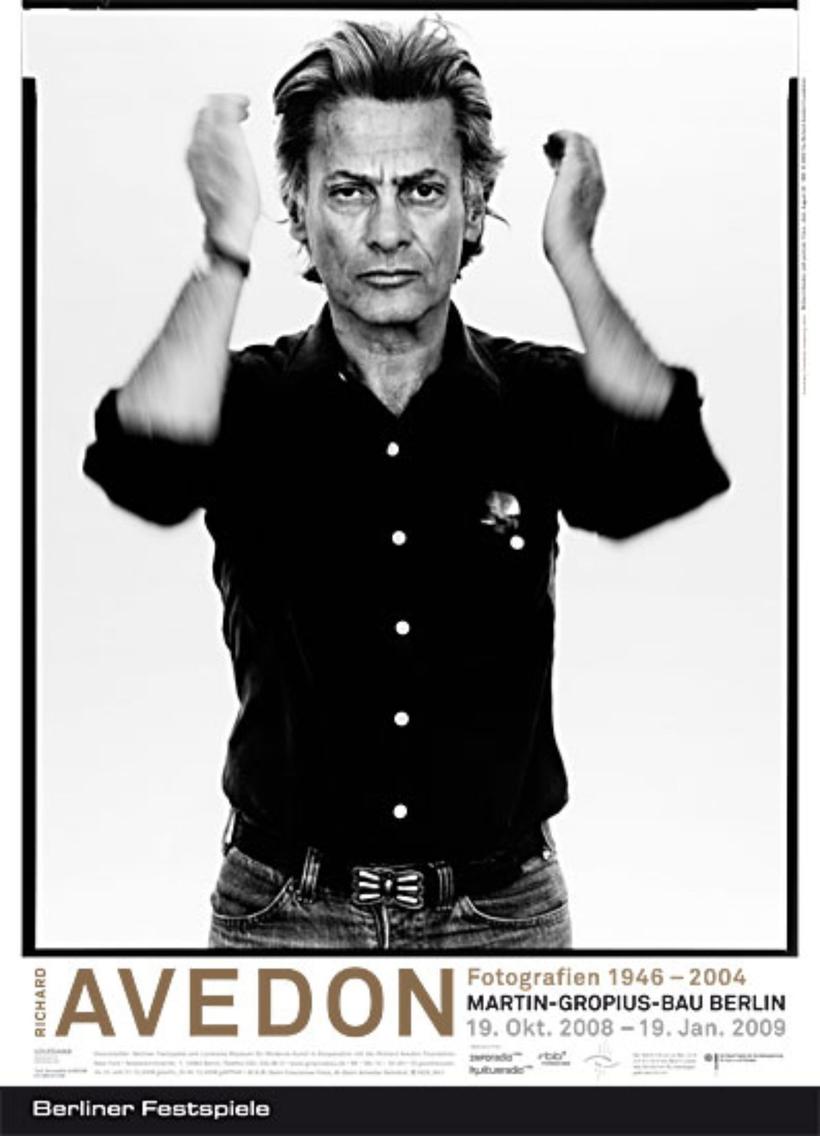 Plakat zur Ausstellung „Richard Avedon“