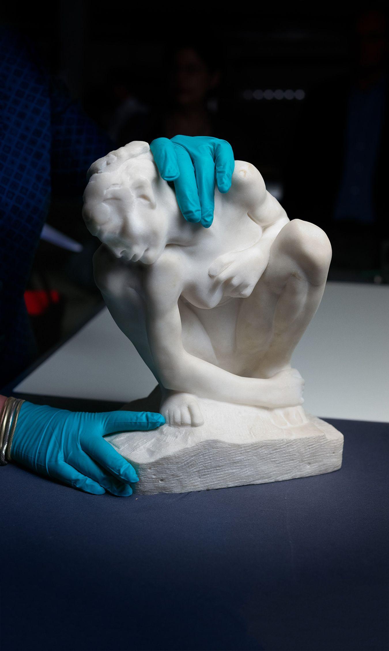 Auguste Rodin (1840–1917), Kauernde. Kunstmuseum Bern, Legat Cornelius Gurlitt 2014, Foto: Albrecht Fuchs © Kunst- und Ausstellungshalle der Bundesrepublik Deutschland GmbH