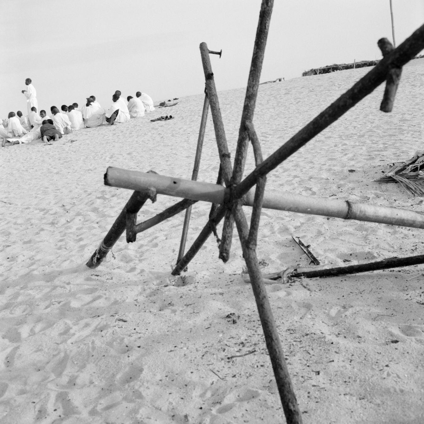 Akinbode Akinbiyi, Bar Beach, Victoria Island, Lagos, 2004. From the series Sea Never Dry, Photograph, Courtesy: the artist