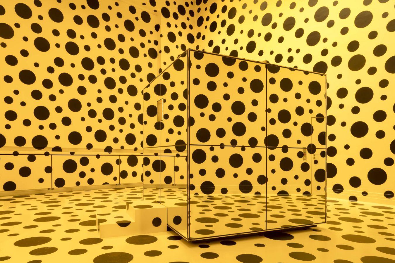Yayoi Kusama, The Spirits of the Pumpkins Descended Into the Heavens, Installation view, 2021, Gropius Bau