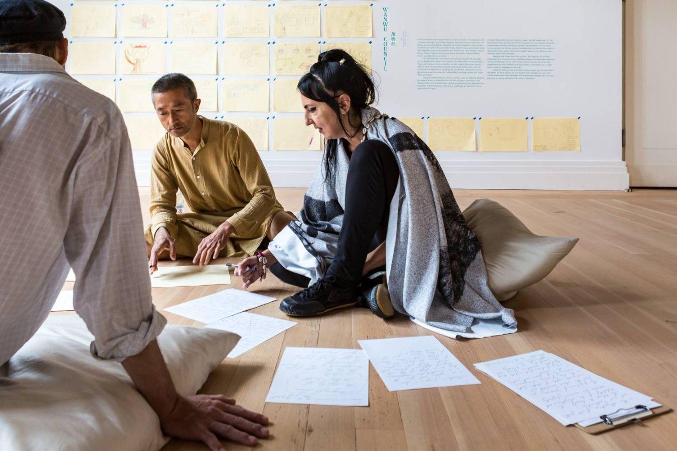 Zheng Bo: Wanwu Council 萬物社, work meeting in the exhibition space, 2021, Gropius Bau