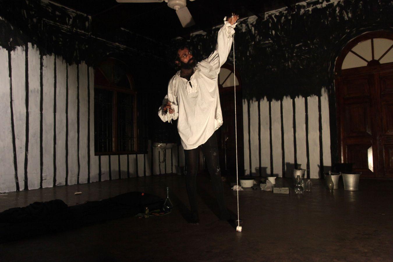 The Black Pearl: Aspenwall House, Kochi-Muziris Biennale, 2014, Kostüm: Loise Braganza