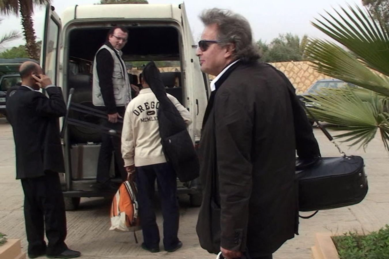 Transmitting © Christoph Hübner