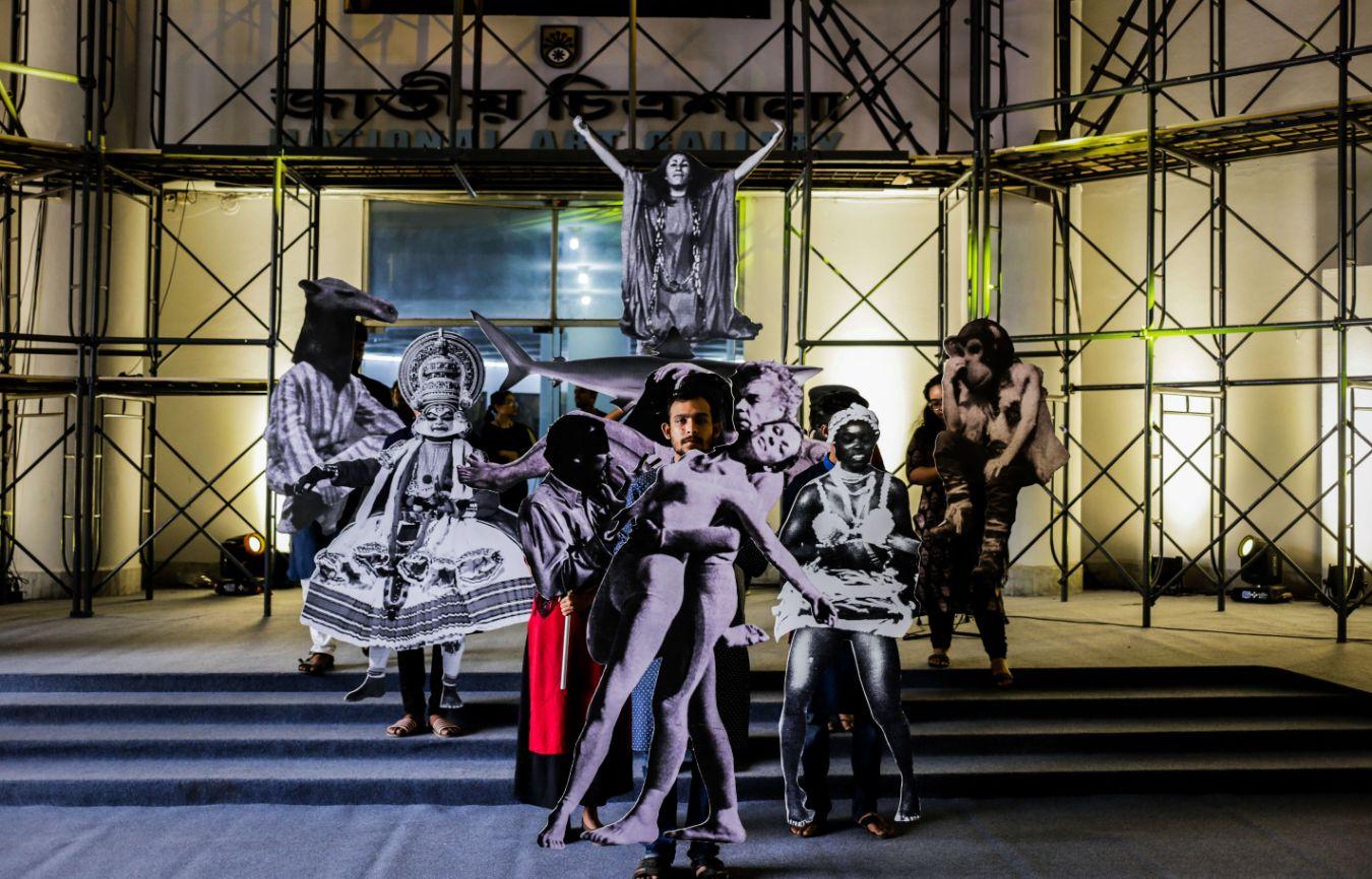 Like Water On Hot Rocks. Goshka Macuga und Vali Mahlouji. Courtesy of the artists, DAS ‘18, Liverpool Biennial 2018, New North and South and Archaeology of the Final Decade.