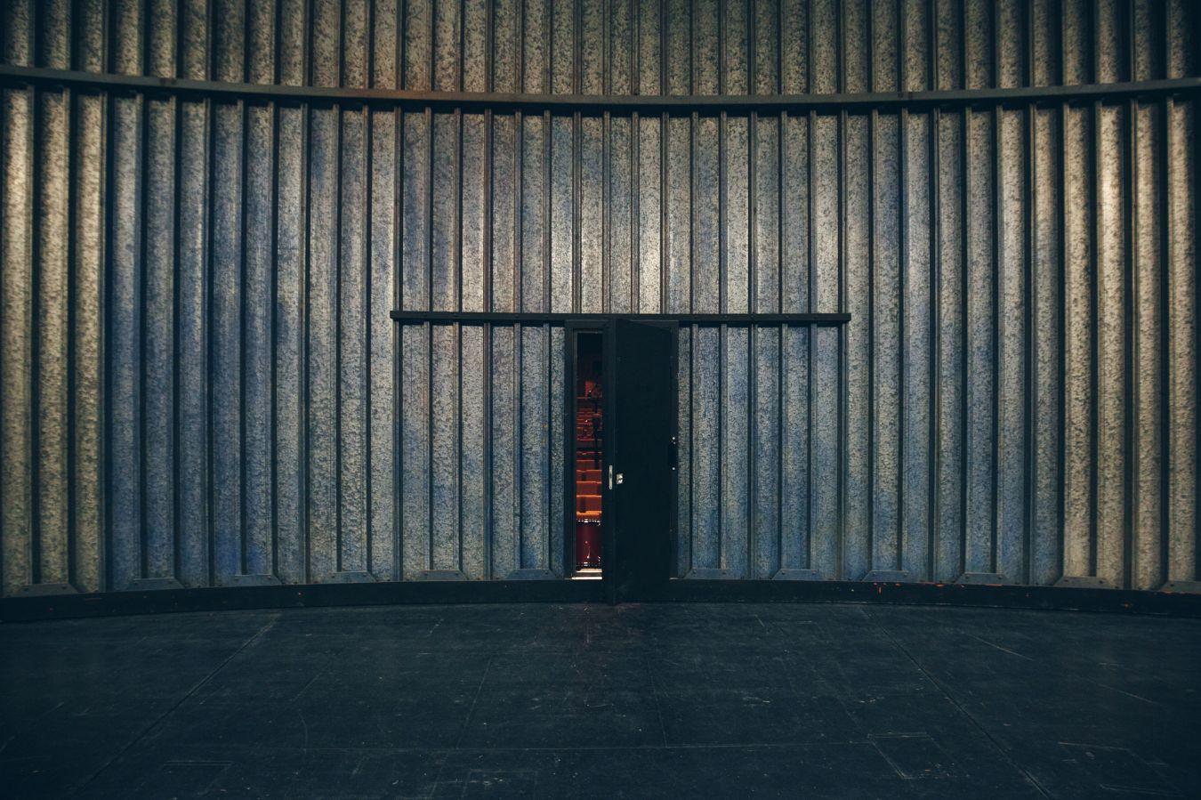 Iron curtain, Haus der Berliner Festspiele