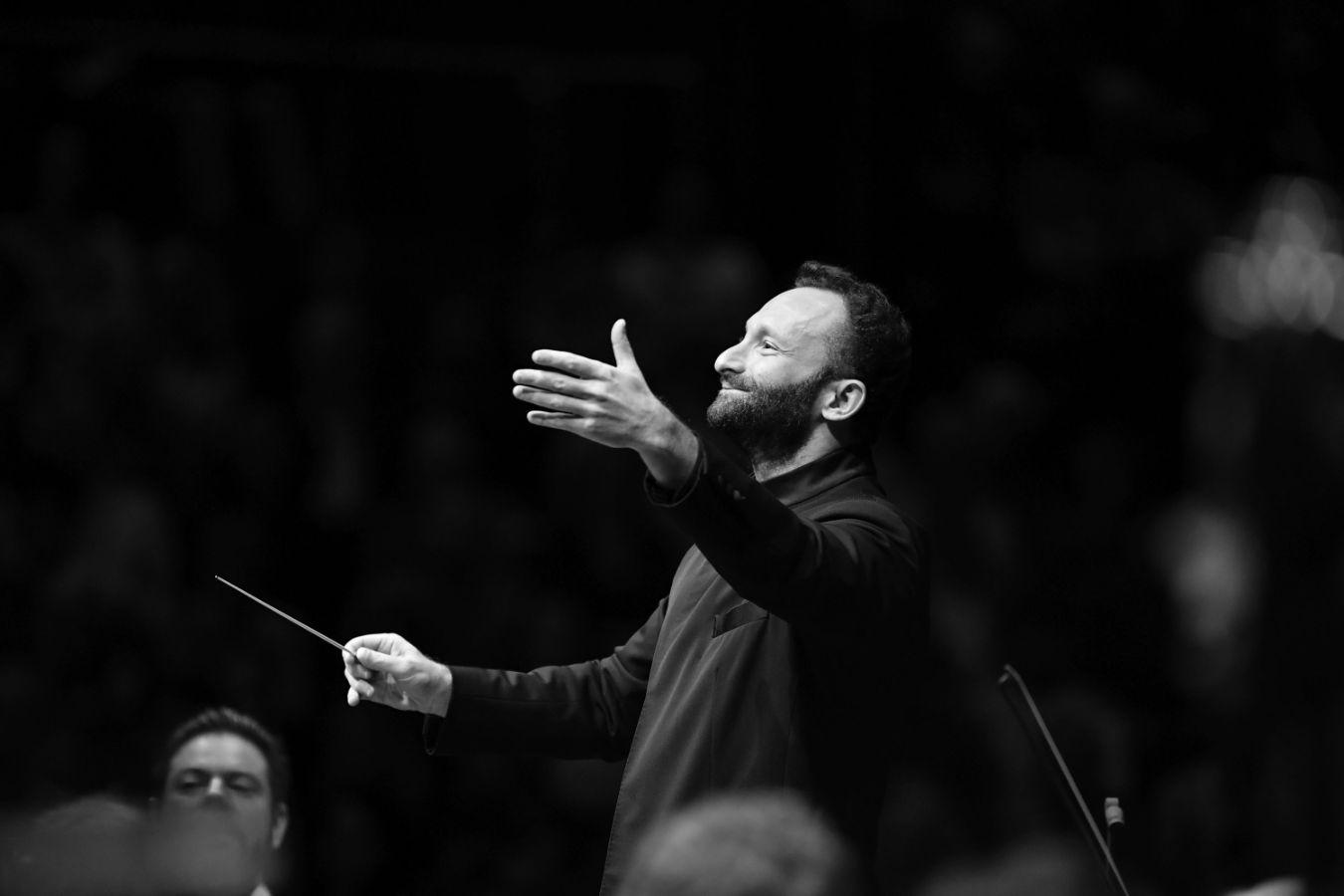 Kirill Petrenko conducting