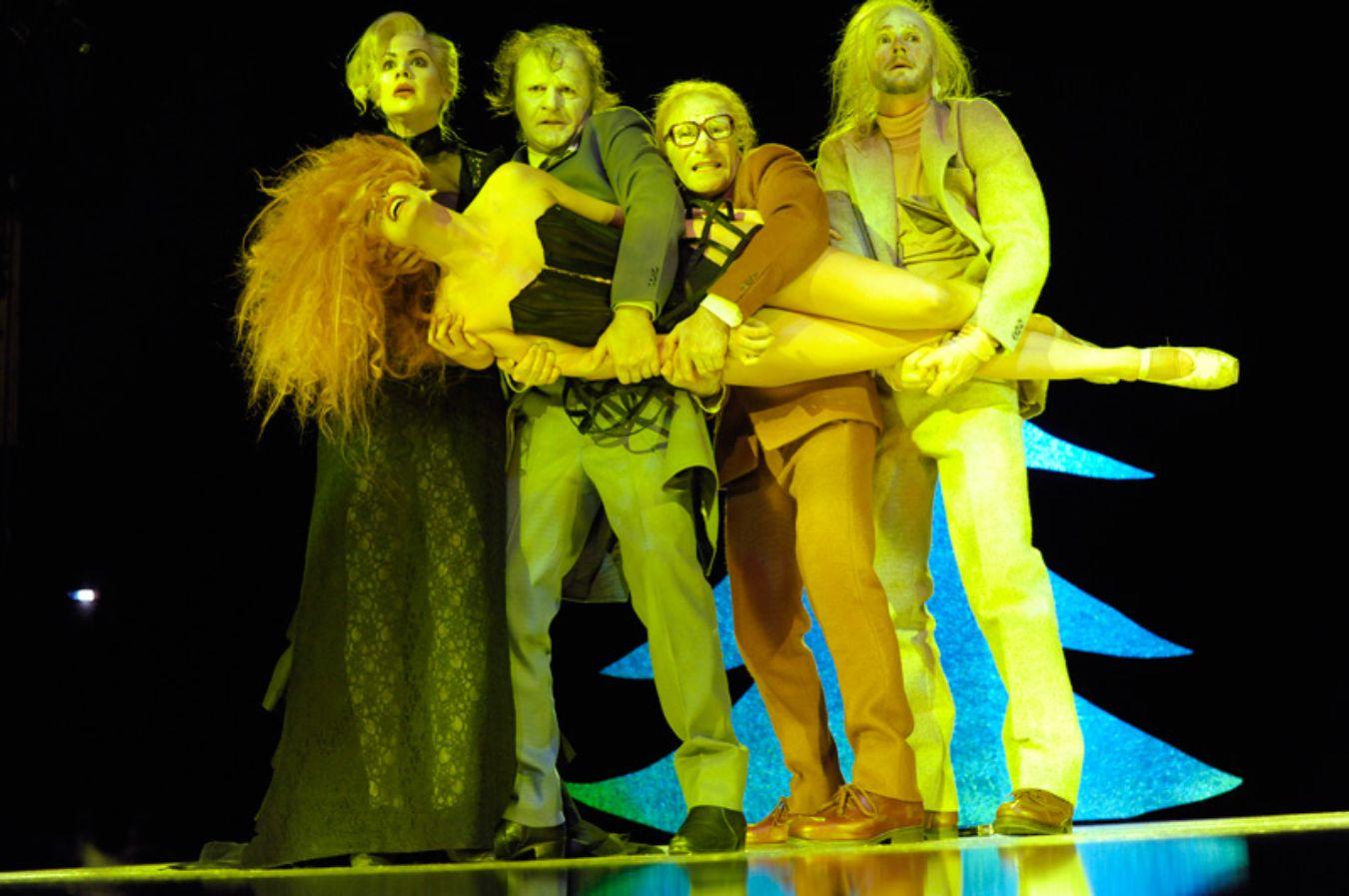 Nora oder Ein Puppenhaus