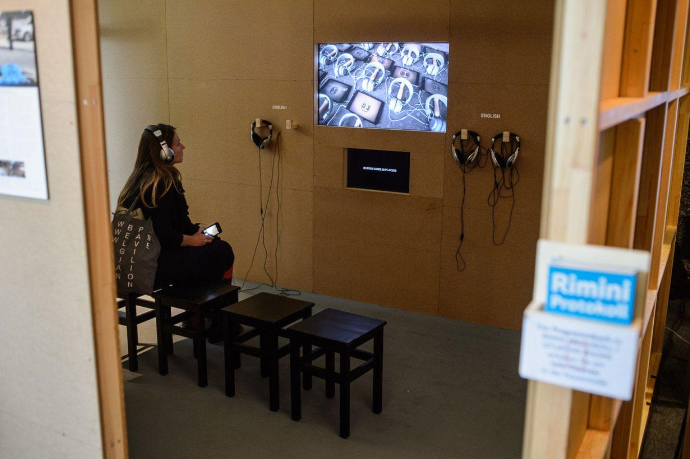 Dokumentationsbox zu „Situation Rooms“ © Chiussi / Agentur StandArt