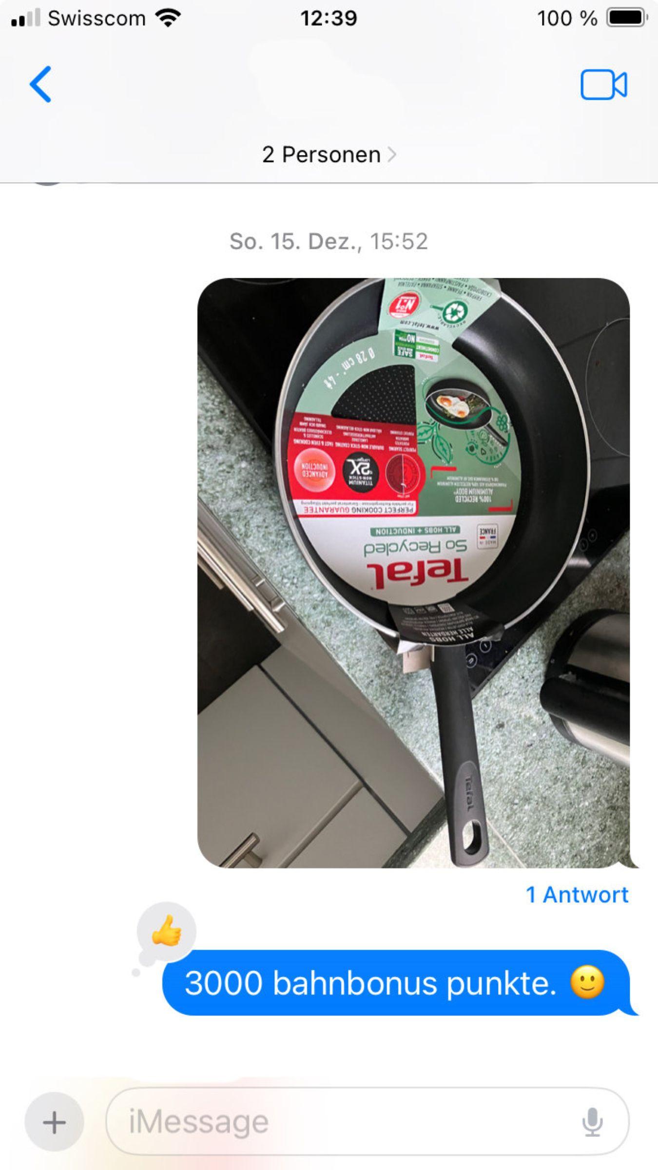 Screenshot of a chat with a photo of a Tefal pan