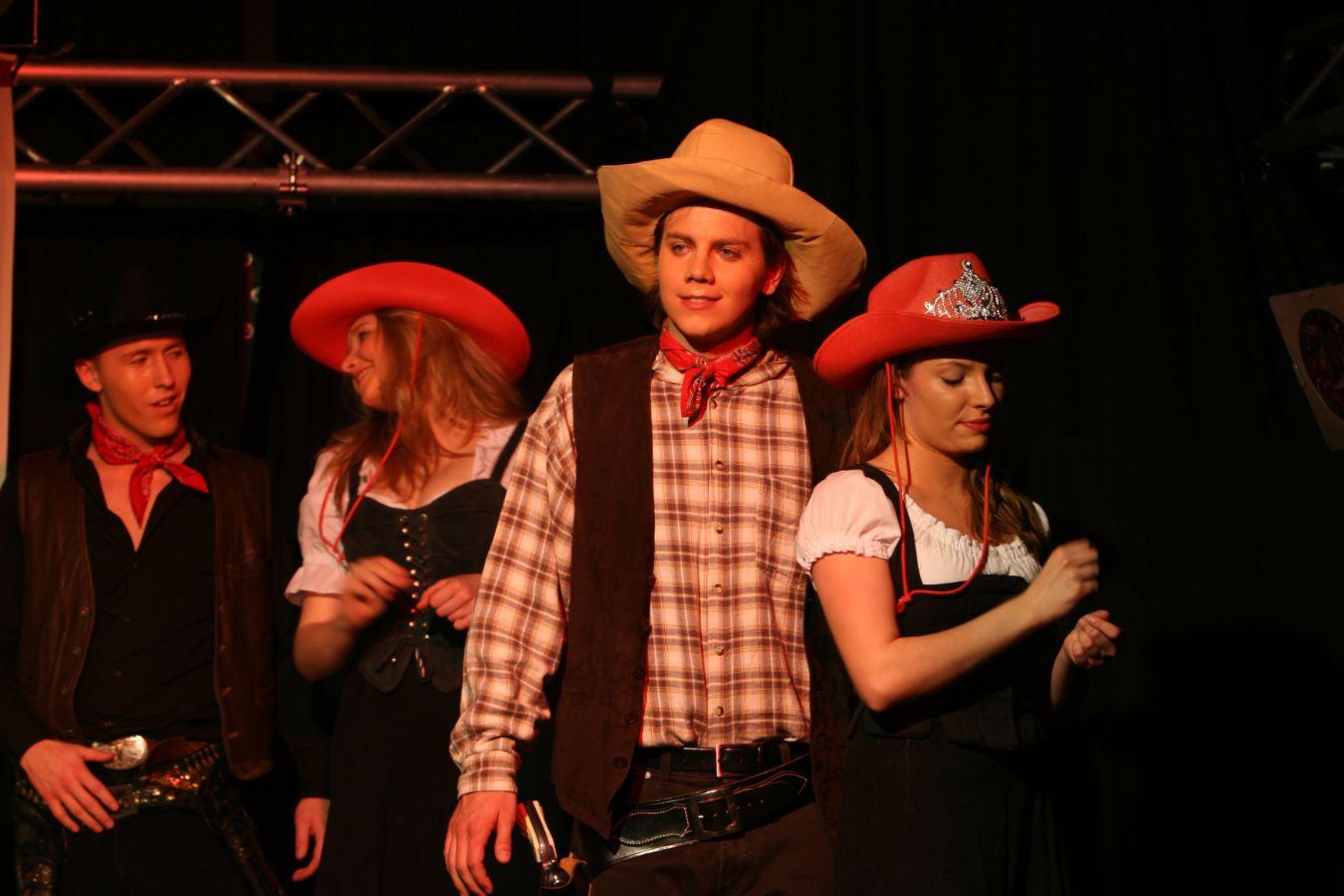 Mutter Kuhranch oder wie Aristoteles Brecht post mortem 2:0 besiegt