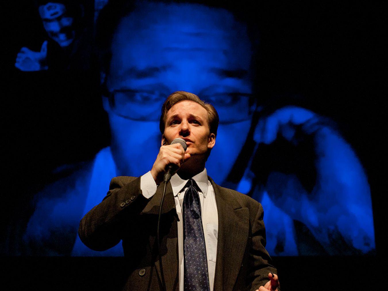 Zachary Oberzan: Tell Me Love Is Real © Manu Bloemen