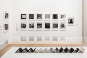 Kurulum görünümü, YOKO ONO: ZİHİN MÜZİĞİ, Gropius Bau, 2025,