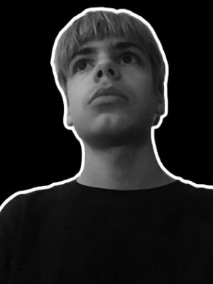 Eine junge Person blickt leicht nach oben. Ihr Umriss ist weiß hervorgehoben und das Bild ist in einen schwarzen Hintergrund eingefügt.