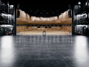 Haus der Berliner Festspiele: Große Bühne © Christian Riis Ruggaber