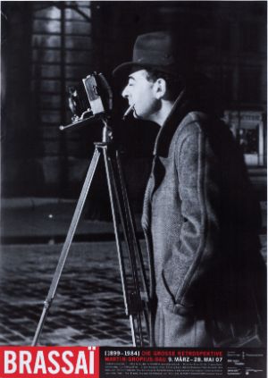 Plakat zur Ausstellung „Brassaï (1899–1984)“