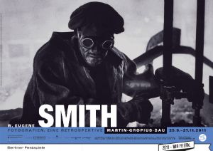 Plakat zur Ausstellung „W. Eugene Smith – Fotografien. Eine Retrospektive“