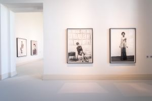 Installationsansicht „The Black Image Corporation. Theaster Gates“
