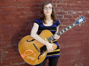 Mary Halvorson © Amani Willet