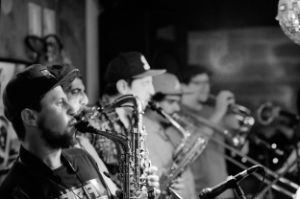 74 Club – Nomade Orquestra