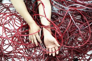 Chiharu Shiota “Wall” (2010) © Sunhi Mang