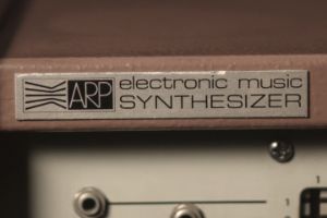 Firmenlogo eines ARP Synthezisers