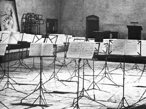 Federico Fellini, „Prova d’Orchestra“, Standfoto, 1978 aus: Federico Fellini: „Orchesterprobe“, Zürich 1979