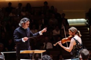 Vladimir Jurowski conducts, and Vilde Frang plays the violin.