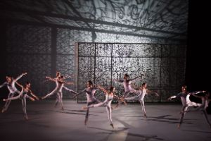 Ballet de l’Opéra de Lyon © Bernard Stofleth