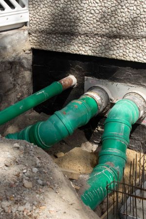 Waste water pipe and roof drains in the ground, stage gate (Meierottostr.)