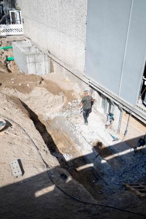 Demolition of the light shaft, stage gate (Meierottostr.)