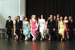 TANZTRÄUME – Jugendliche tanzen „Kontakthof“ von Pina Bausch © Real Fiction